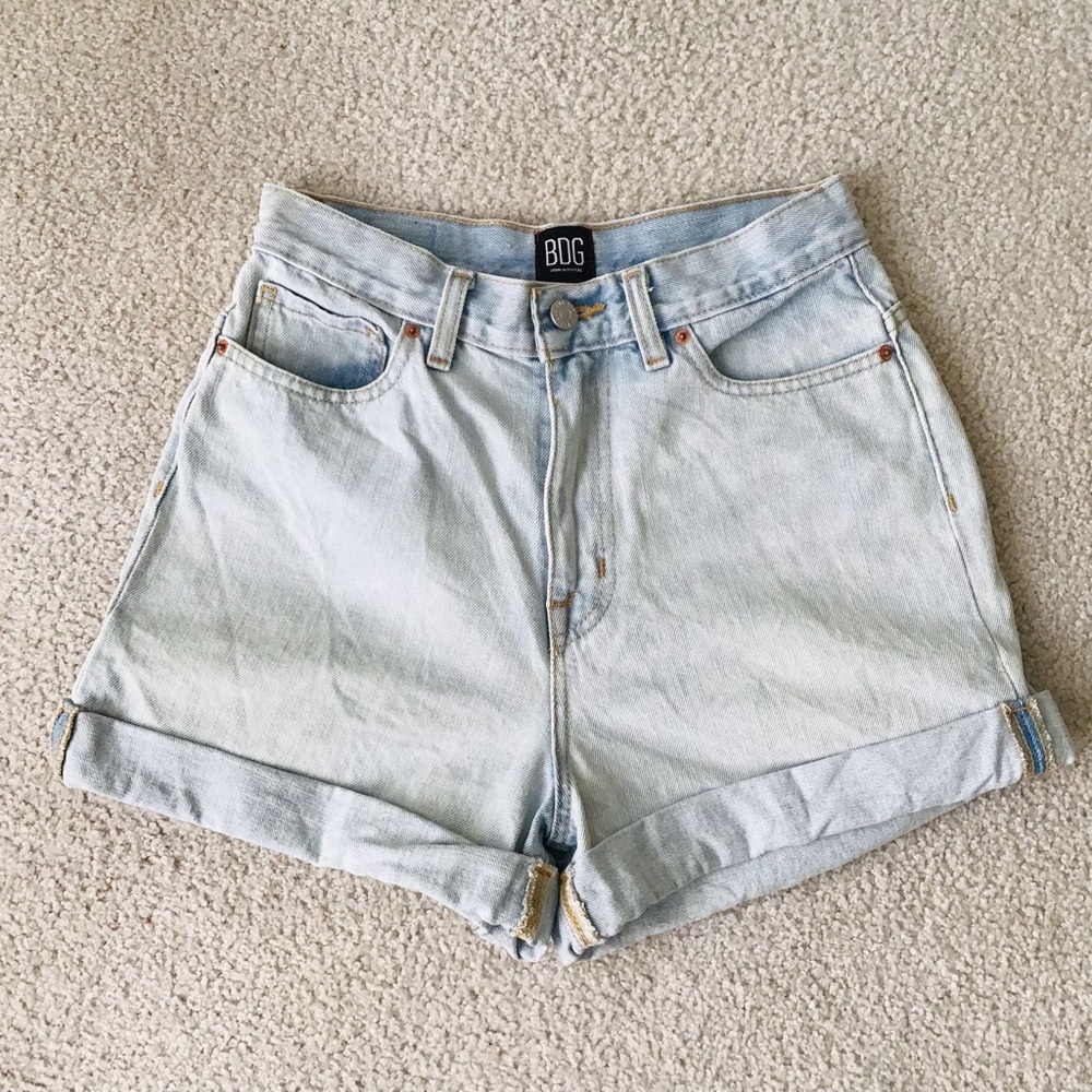 BDG High Waisted Cuffed 90s Shorts
